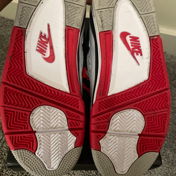 Jordan 4 fire red main image 4